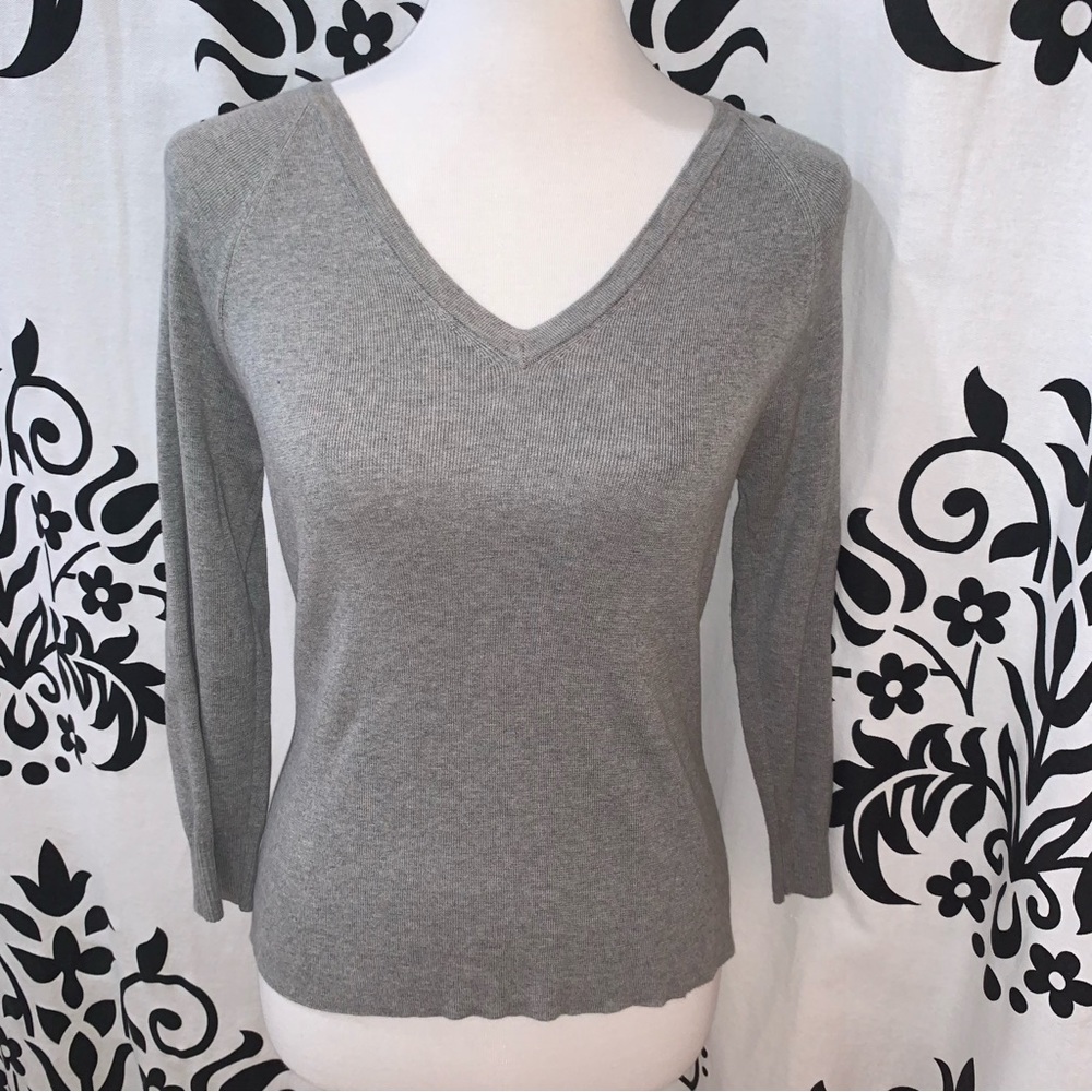 Banana Republic Womens Sz M Lightweight Long Sleeve V-neck Pullover Grey Sweater